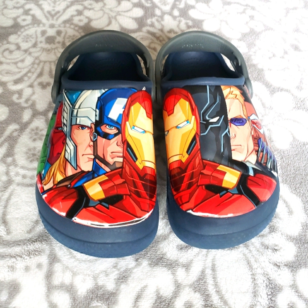 Crocs kids sleep on shoes